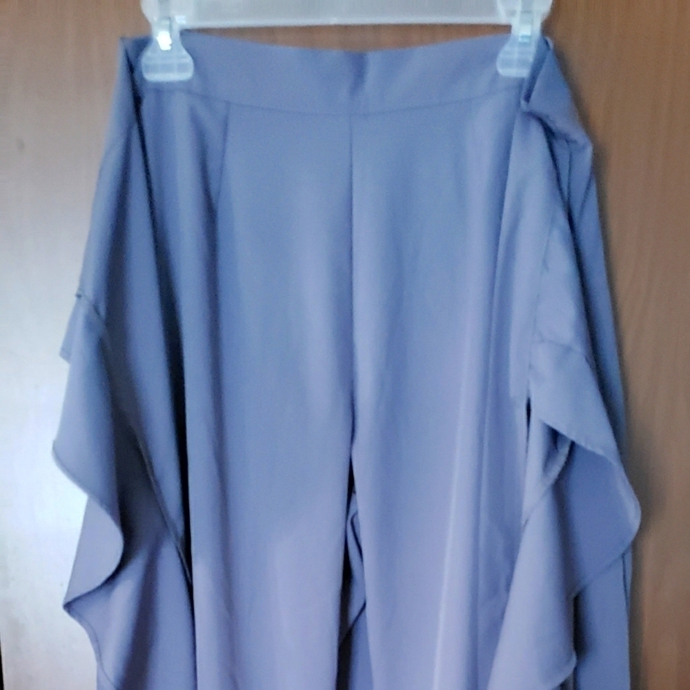 𝅺SHILONG Fashions Pant w/wrap ruffle tie skirt, sz med